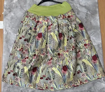 플레어 스커트 꽃무늬 무릎 기장