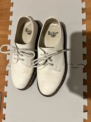 닥터 마틴 화이트 가죽 로퍼 UK3