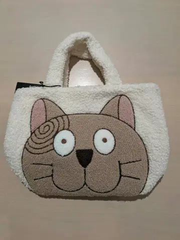 택 포함 새상품 맨해트너즈 쿠타쿠타 미니 토트백 화이트