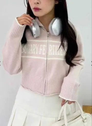 원 애프터 어나더 NICE CLAUP, 집업 로고 니트