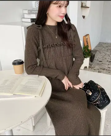 moment+ 니트 원피스 프릴 포함