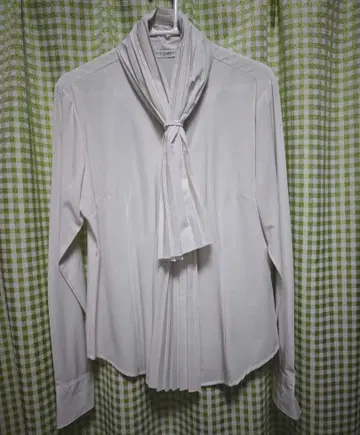 화이트 플레이팅 넥타이풍 셔츠