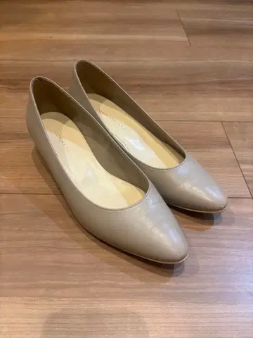 [ 새상품급 ] TOMORROWLAND 투모로우랜드 37 사이즈