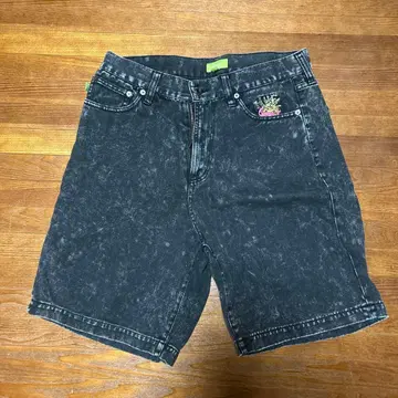 HUF 데님 하프 팬츠 블랙 30인치