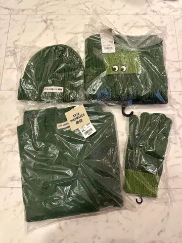 안야 힌드마치 유니클로 콜라보 세트