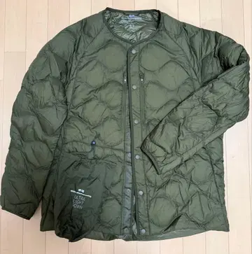 UNIQLO 화이트 마운티니어링 울트라 라이트 다운