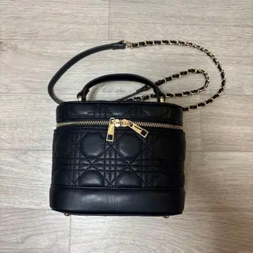 블랙 퀼팅 숄더백