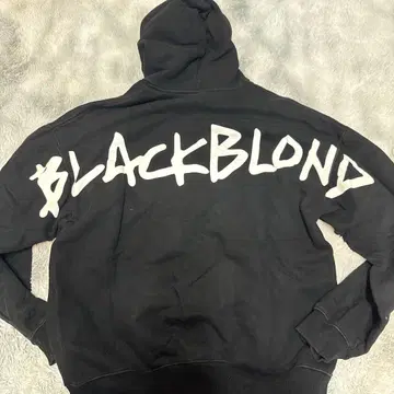 BLACKBLOND 백 프린트 후드티