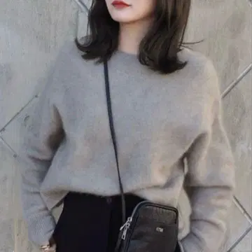 아파트 바이 로리즈 7GCN 라쿤 네이비 보트넥 니트 복슬복슬