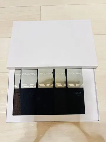 미사용 새상품급 엠포리오 아르마니 삭스 5개 세트