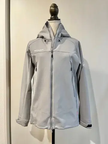 마무트 윈터 필드 소프트쉘