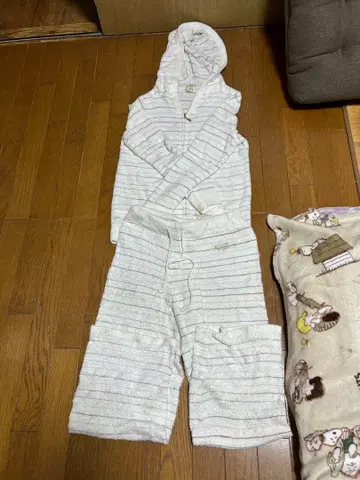 젤라또피케 후드 부착 룸웨어 화이트 스트라이프