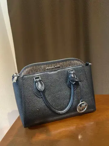 Michael Kors 블랙 핸드백