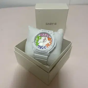 베이비-G 컬러풀 숫자 화이트