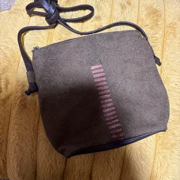 브라운 숄더백 캔버스