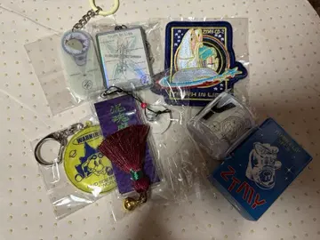 계속 한밤중이면 좋을 텐데. 코즈믹 진흙 경단 투어 가챠