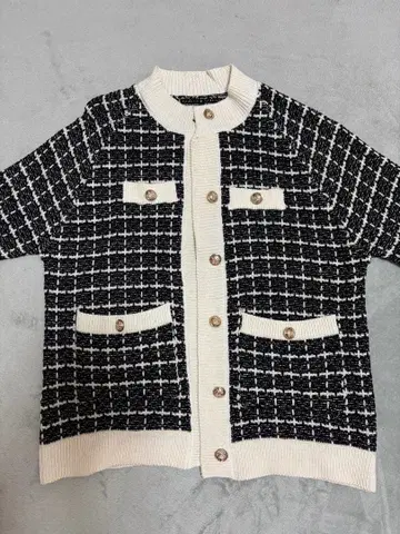 걸리시 의류 화이트 블랙 니트