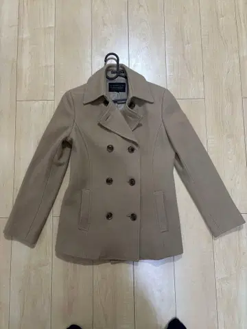 베이지 더블 브레스트 피 코트