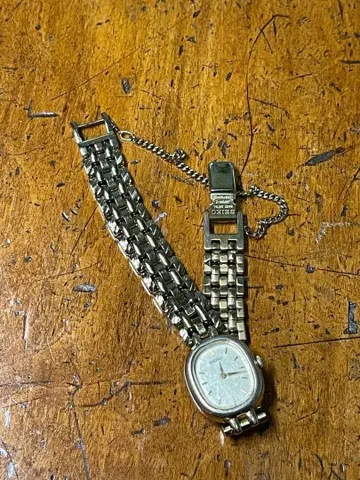 작동품 SEIKO 빈티지 쿼츠 손목시계 골드