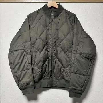 UNIQLO 화이트 마운티니어링 다운 자켓