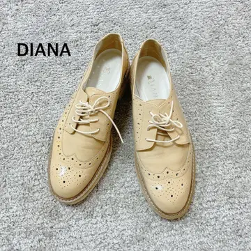 [ DIANA ] 다이애나 에나멜 윙 팁 레이스업 슈즈 베이지