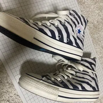 CONVERSE 제브라 패턴 하이컷 스니커즈