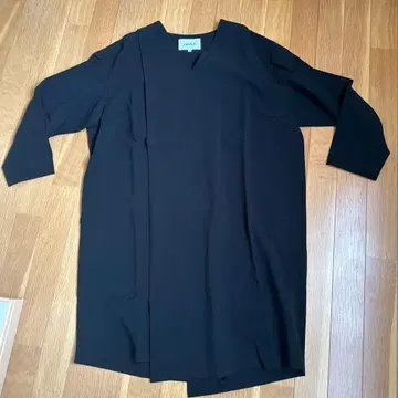 엔폴드 더블 크로스 V넥 드레스 블랙