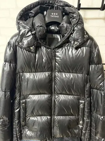 TATRAS 블랙 다운 자켓 후드 부착