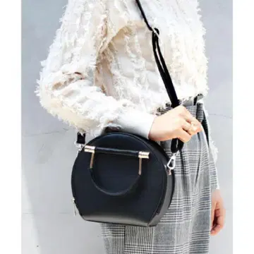 PAGEBOY 메탈 핸들 숄더백