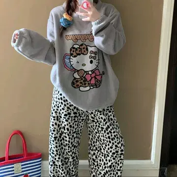 새상품 키티 파자마 셋업 룸웨어 레오파드 무늬 달마시안