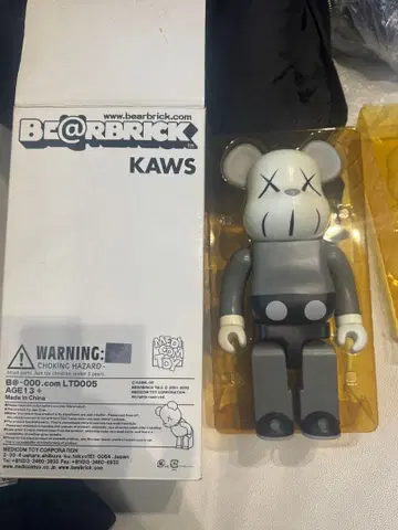 정품 bearbrick KAWS 베어브릭 카우스 400%