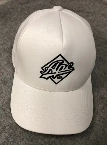 A.P.C. 화이트 야구 모자