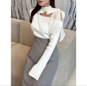 dazzlin 원숄더 리본 니트탑 화이트