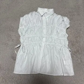 새상품 KBF 슬리브리스 셔츠 화이트 스트라이프