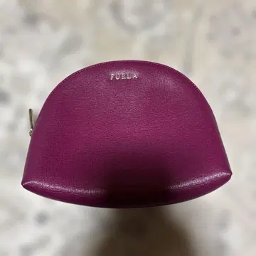 컨디션 최상 미사용품 FURLA 퍼플 돔형 파우치