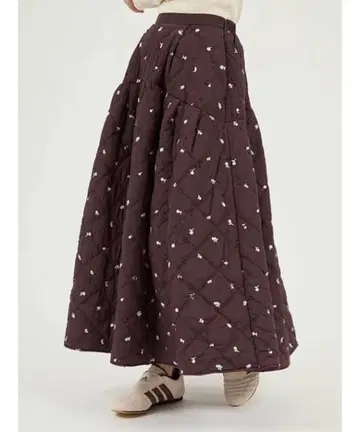 완판템 emmi 플라워 자수 퀼팅 스커트