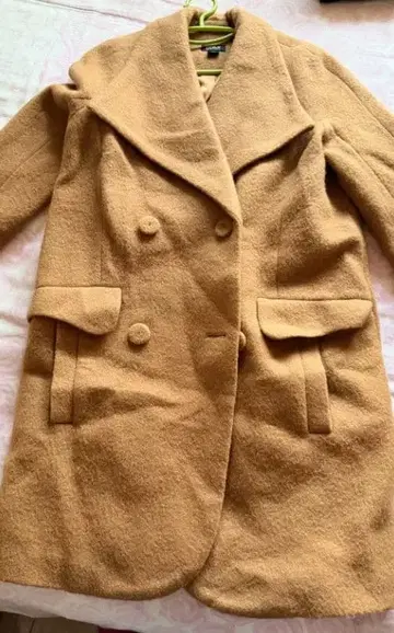 베이지 더블 브레스트 롱 코트