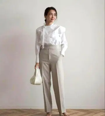 새상품급 OHGA 하이웨스트 팬츠 M 피스타치오