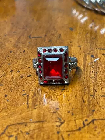 빈티지 빨간색 스톤 로켓형 반지