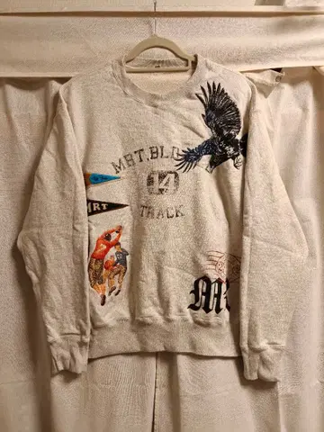 KHOKI Multi Embodied-Design Sweat Shirt