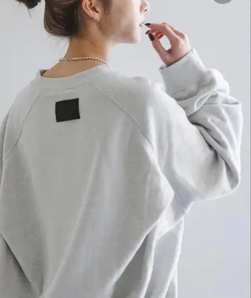 코그 더 빅 스모크 LEILA 와이드 커프 스웨트