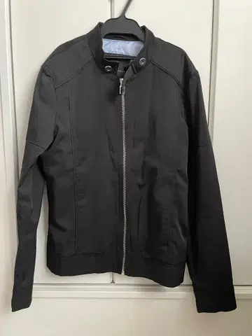 ZARA MAN 블랙 자켓