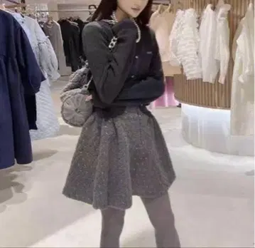 Bibiy. 스커트 ODETTEBOAPLEATEDSKIRT