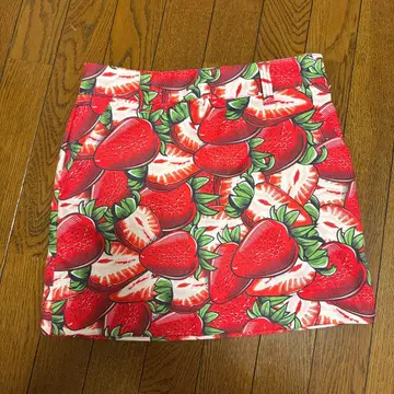 LOUDMOUTH 이치고 패턴 스커트 M 사이즈