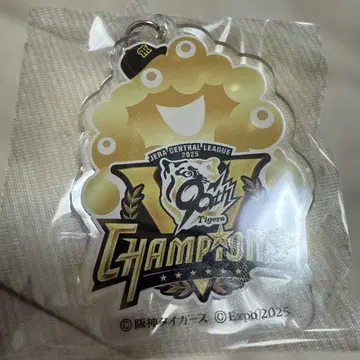[ 완판템 ] 미야쿠미야쿠 x 한신 타이거즈 우승 기념 아크릴 키링