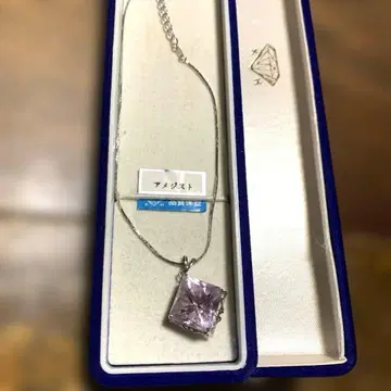 보라색 자수정 스퀘어형 목걸이