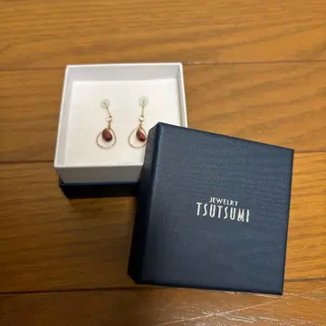 TSUTSUMI 레드 드롭형 귀걸이
