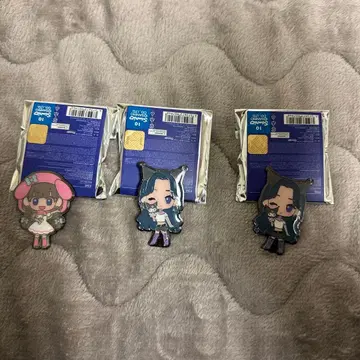 르세라핌 운채 윤절 마이멜로디 쿠로미 콜라보 핀 배지