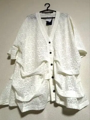 이즈스칼라 꽃 자카드 가디건