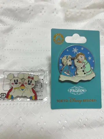 디즈니 겨울왕국 안나 엘사 올라프 유년기 핀 배지